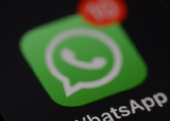 WhatsApp Plus ya tiene nombre oficial y llega con temas, íconos y hasta 20 chats fijados: así funciona el nuevo plan de pago